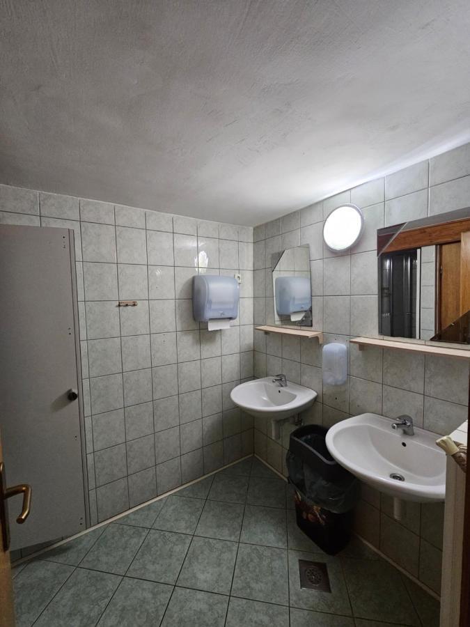 Ruska Koca Hotel Hočko Pohorje Exterior foto
